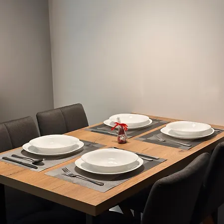 Dele Free Parking Apartment *